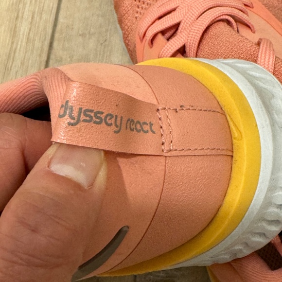 Nike Odyssey React Flyknit Runners - sz 7.5 - Picture 4 of 8